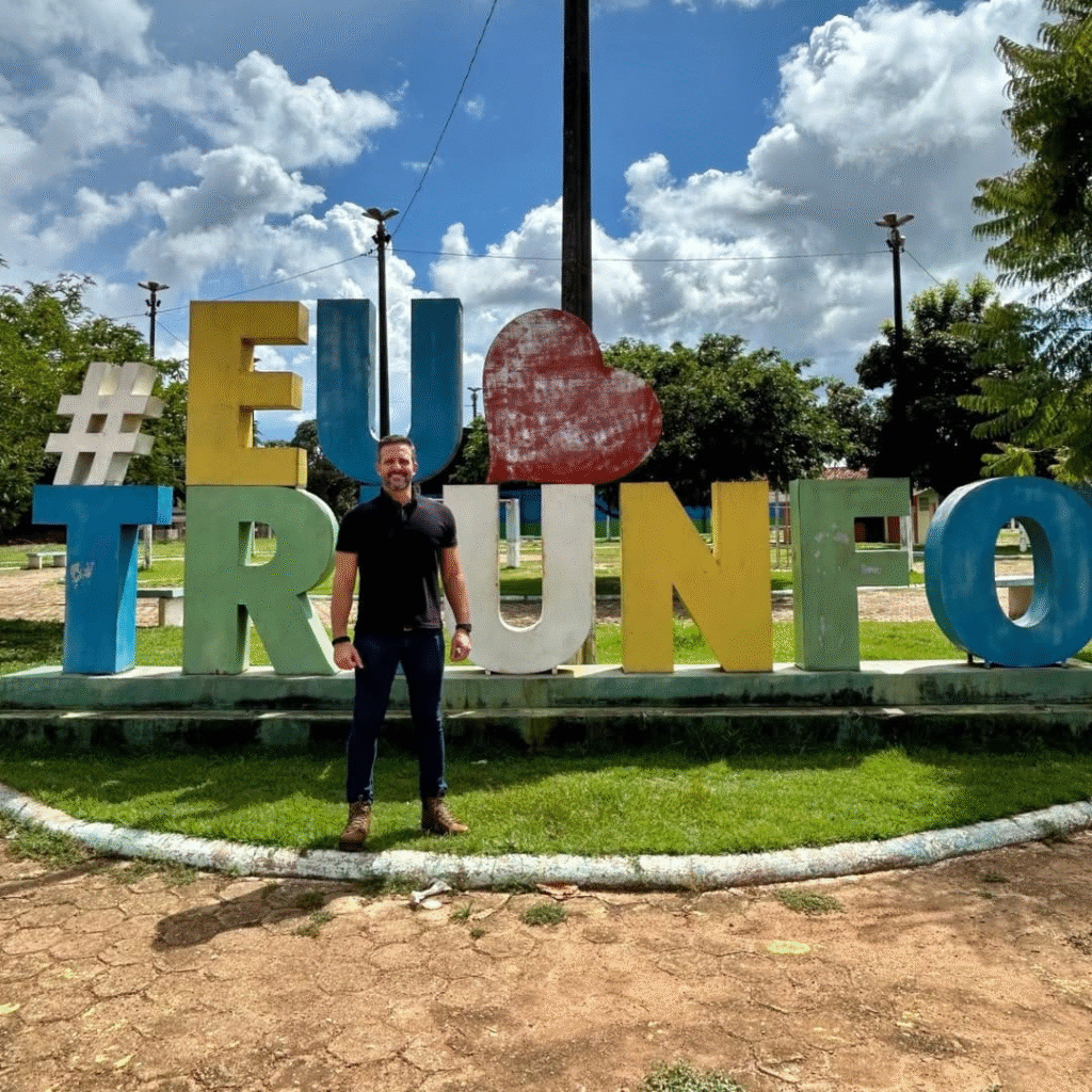 image-9-1024x1024 Deputado Delegado Lucas destina R$ 160 mil para minivan que atenderá pacientes de Triunfo